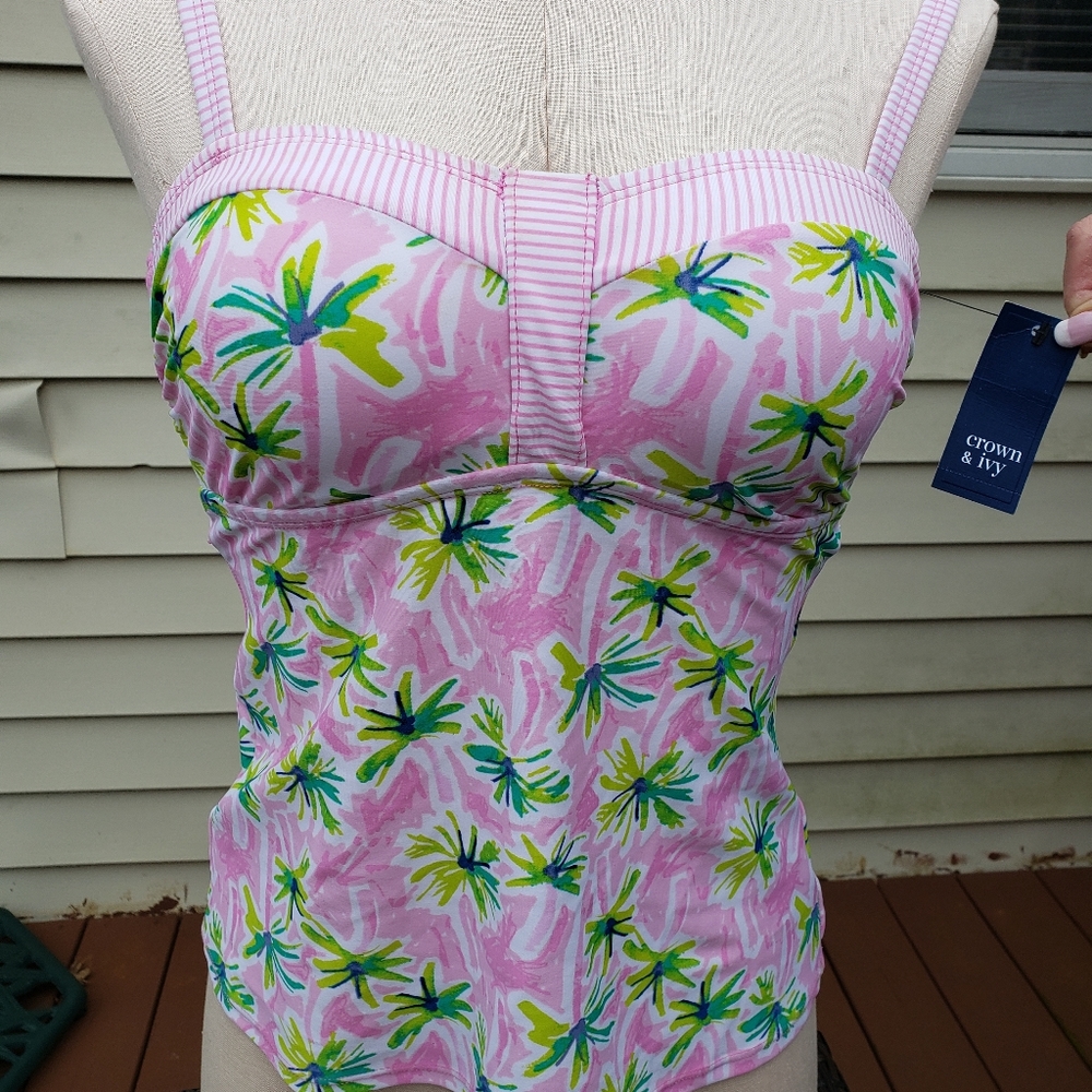 NWT Crown and ivy swimsuit top